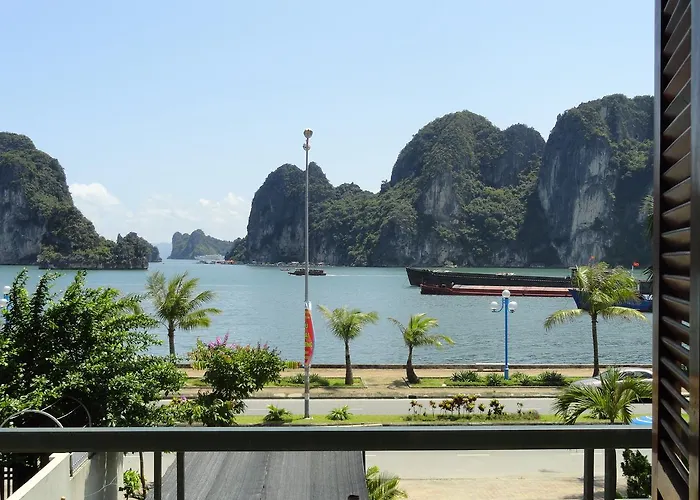 Ha Long Lily Homestay